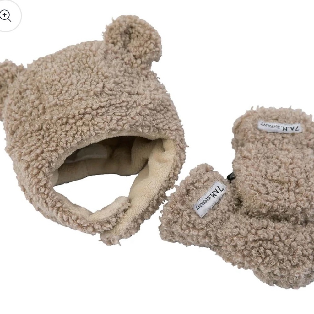 New 7 A.M. Enfant The Cub Mitten & Hat Set
- Teddy - Oatmeal Teddy (0-6m)